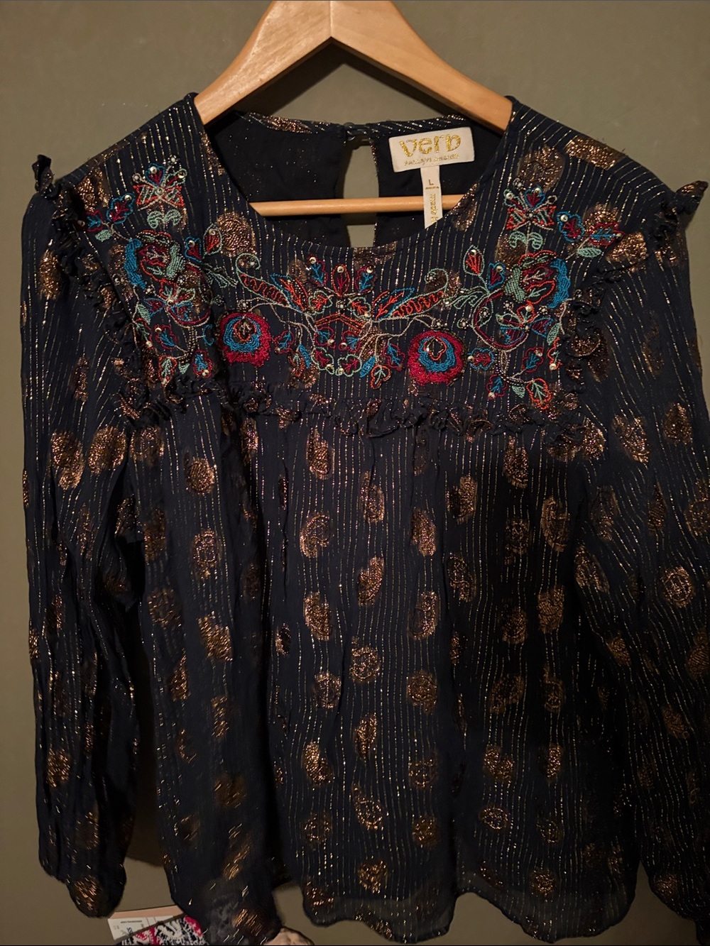 Elegant detailed top made in India large by verb super classy with built in line